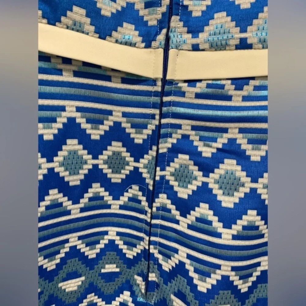 Belle Badgley Mischka Sleeveless Dress, size 12 White Blue Geometric - Picture 7 of 8